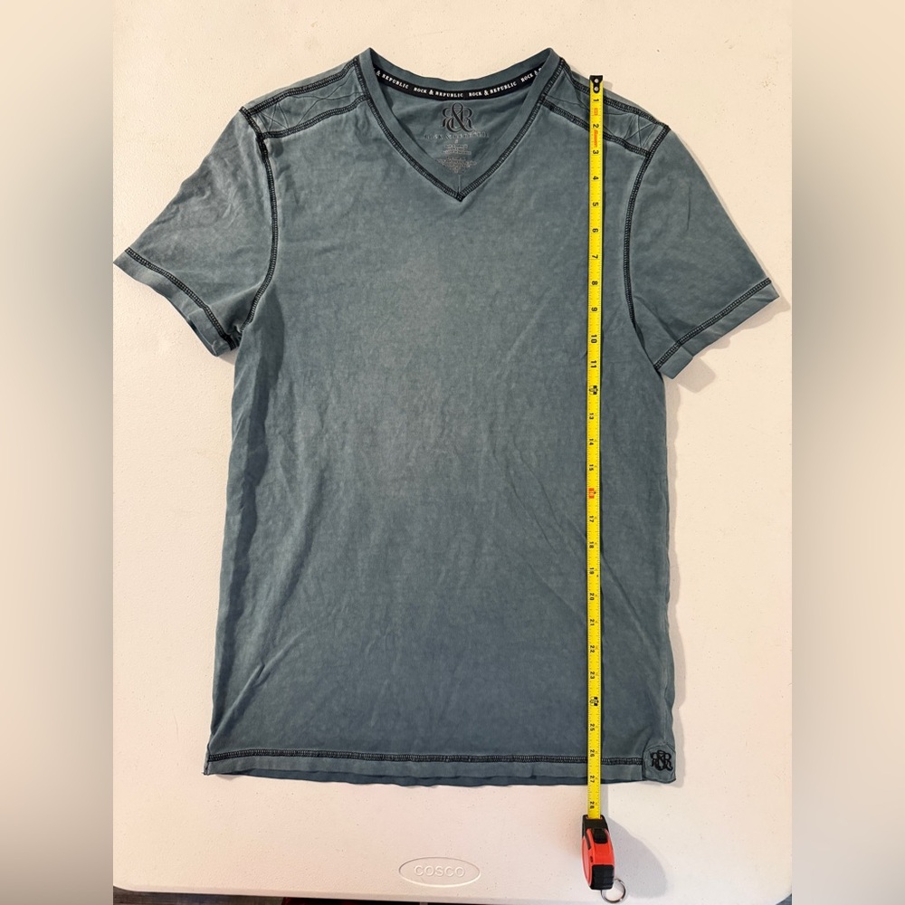 Rock & Republic Men’s Slate V-Neck Tee Faded Blue Gray Size S
